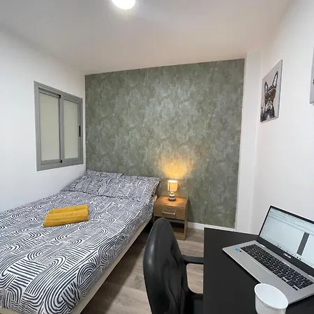 Coliving El Juanito بيت ضيافة
