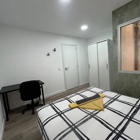 Coliving El Juanito بيت ضيافة *